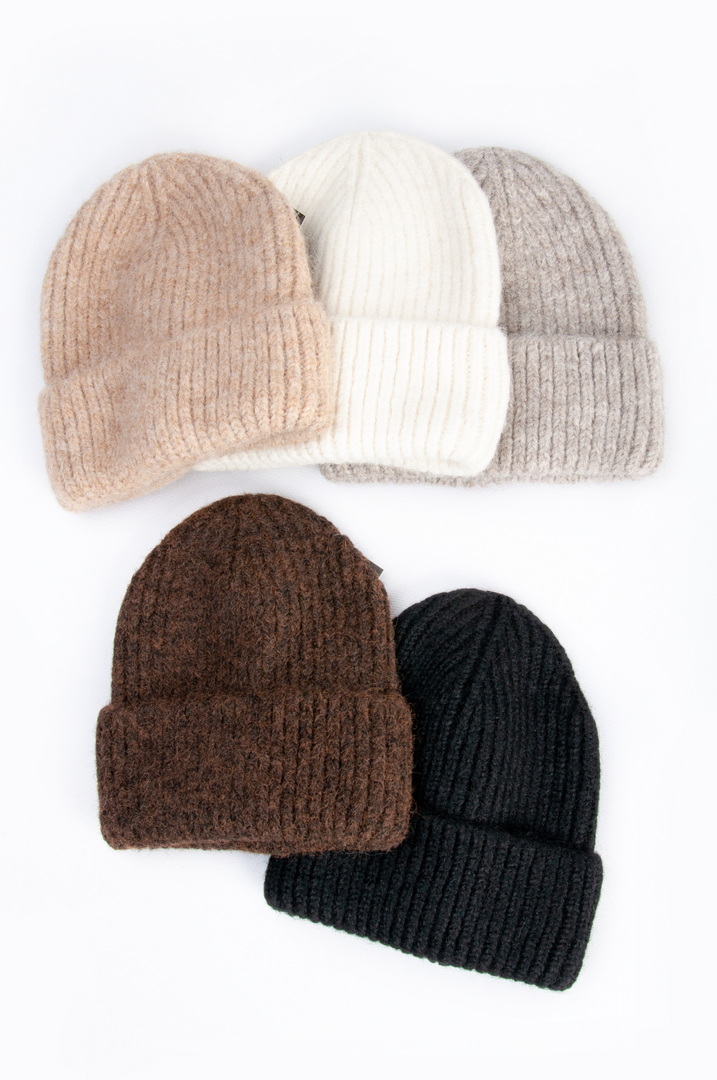 Шапка жіноча